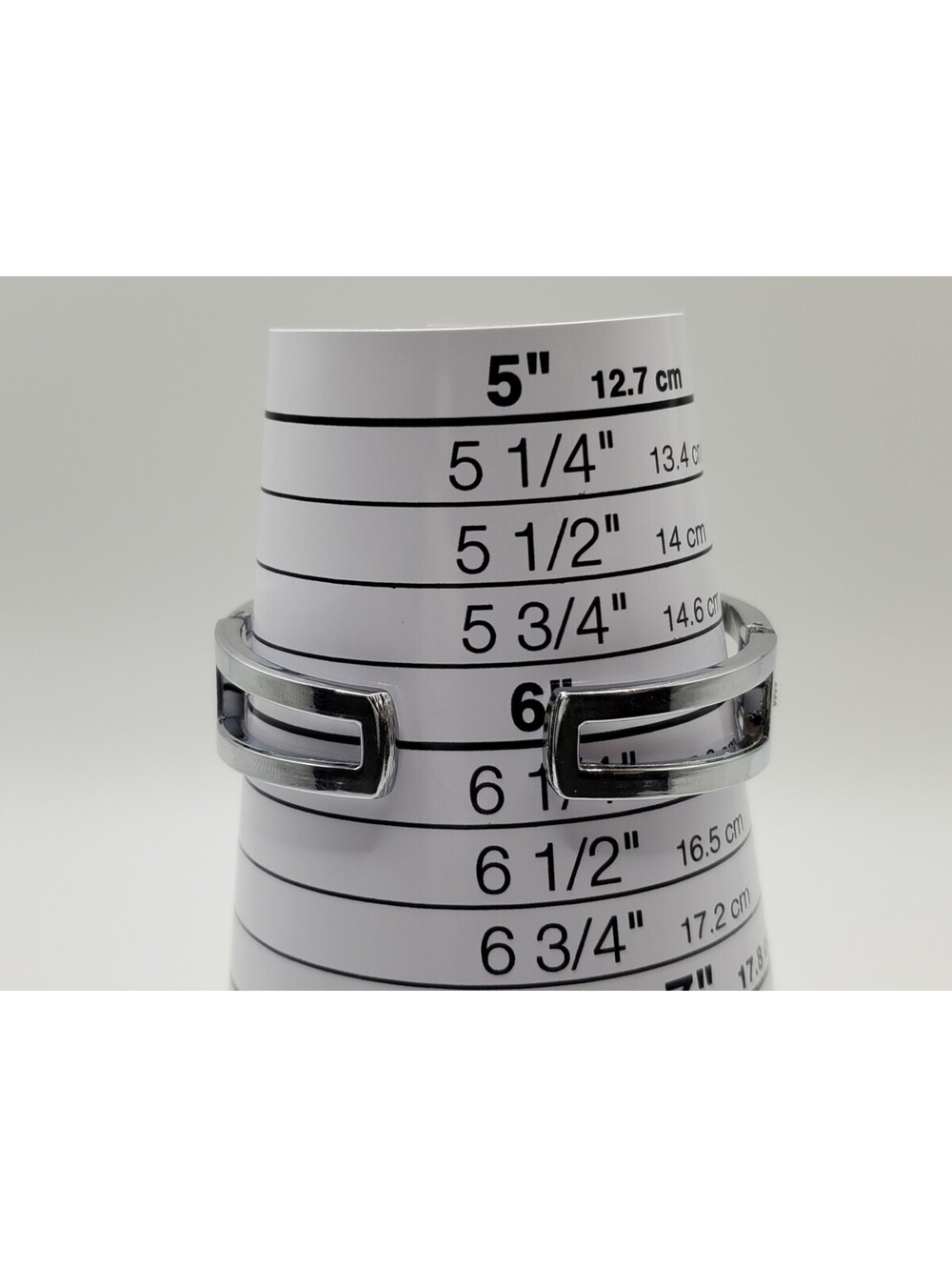 Cruise Club Quartz Cuff Band Watch Women 29mm Black Dial Silver Tone New Battery - Picture 10 of 10